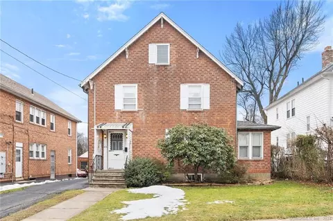 103 Thomas St, West Hartford, CT 06119