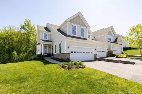 16 Highridge Rd #16, Middlebury, CT 06762