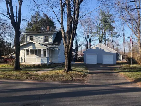 18 Flagler Ave, Cheshire, CT 06410