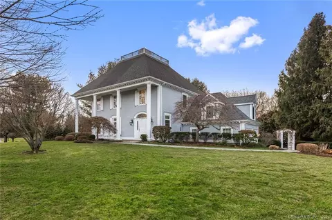 17 Anvill Rd, Fairfield, CT 06890