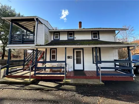 29 Chapel St, Waterbury, CT 06704