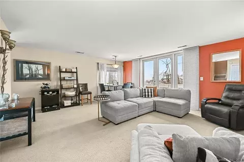 6 Golden Hill Rd #10, Danbury, CT 06811