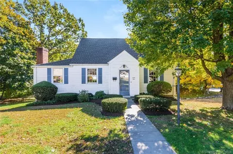 49 Rosedale St, Fairfield, CT 06824