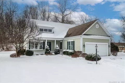 6 Black Swan Ct #6, Brookfield, CT 06804