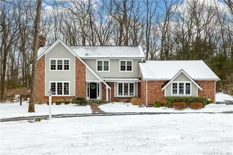 39 Briar Hill Rd, Avon, CT 06001