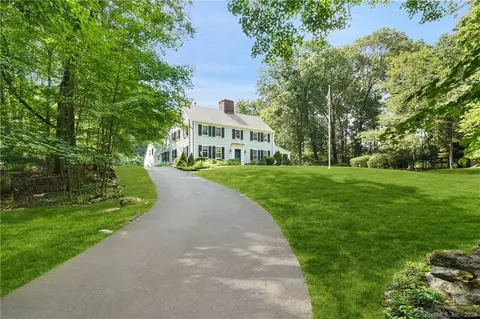 8 Old Camp Ln, Greenwich, CT 06807