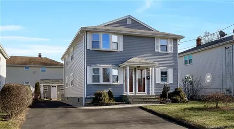 11 Selander St, New Britain, CT 06052