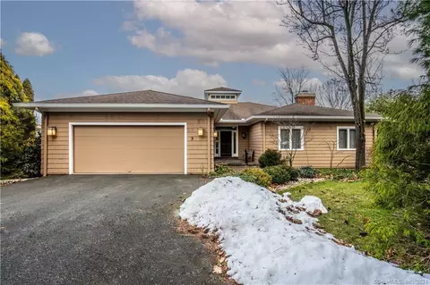 3 Schuyler Ln #3, Bloomfield, CT 06002