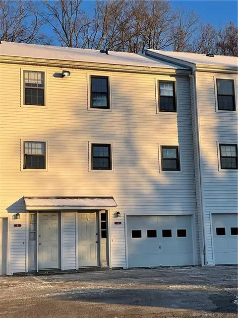 3 Aspetuck Vlg #3, New Milford, CT 06776