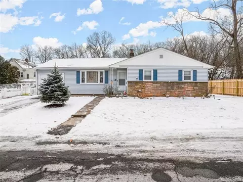 14 Bassett St, West Haven, CT 06516