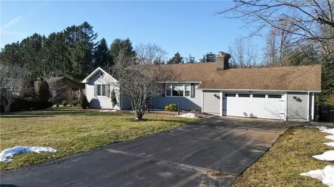 28 Berkshire Dr, Farmington, CT 06032