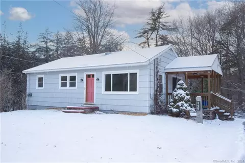 348 Pompeo Rd, North Grosvenor Dale, CT 06255