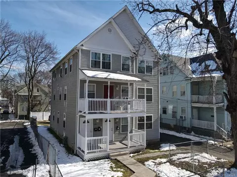 48 Lenox St, Hartford, CT 06112