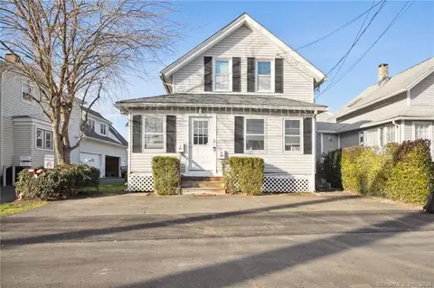 5 Moore Pl, Norwalk, CT 06855