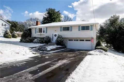266 Clintonville Rd, North Haven, CT 06473
