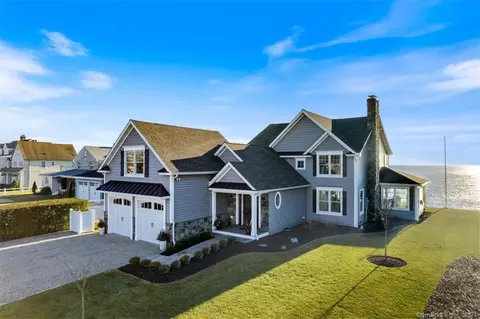19 Loop Rd, Clinton, CT 06413