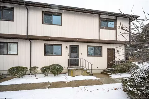 27 Crows Nest Ln #16E, Danbury, CT 06810