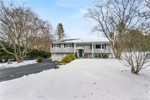 2786 Easton Tpke, Fairfield, CT 06825