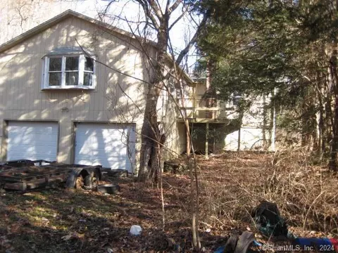 228 W Main St, Hebron, CT 06248
