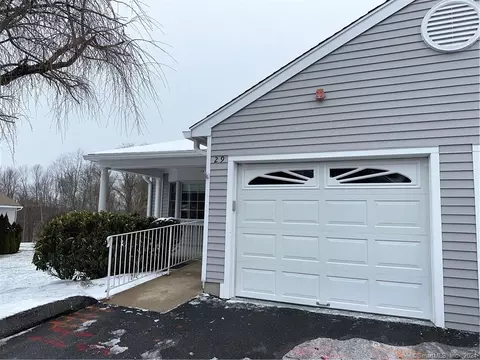29 Highland Dr #29, Monroe, CT 06468