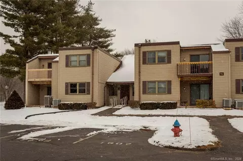 1605 Twin Circle Dr #1605, South Windsor, CT 06074