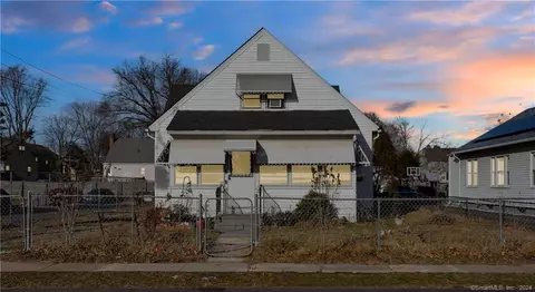 36 Sisson St, East Hartford, CT 06108