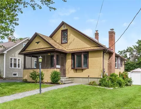 62 Fairview St, Milford, CT 06460