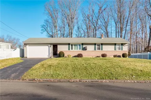 421 4th Ridge Rd, Wallingford, CT 06492