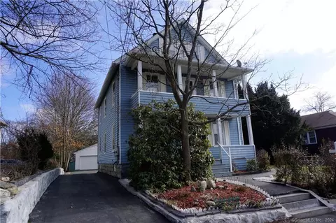 26 Pine St, Torrington, CT 06790