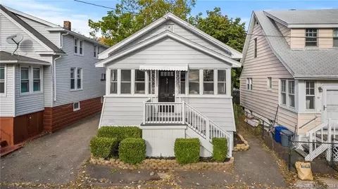 33 Arlington St, West Haven, CT 06516