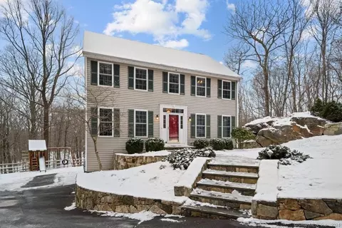 15 Purdy Station Rd, Newtown, CT 06470