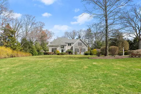 11 Beaver Brook Ln, Shelton, CT 06484