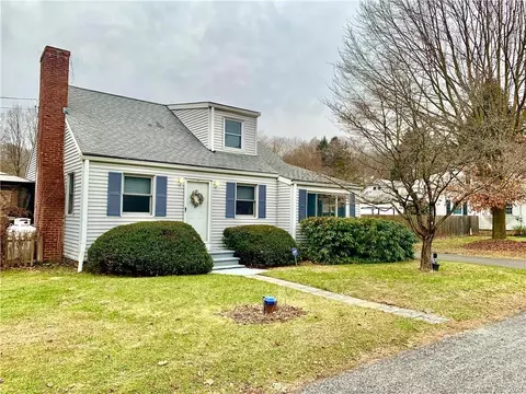 40 Poplar Dr, Southbury, CT 06488