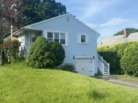 53 May St, New Britain, CT 06052