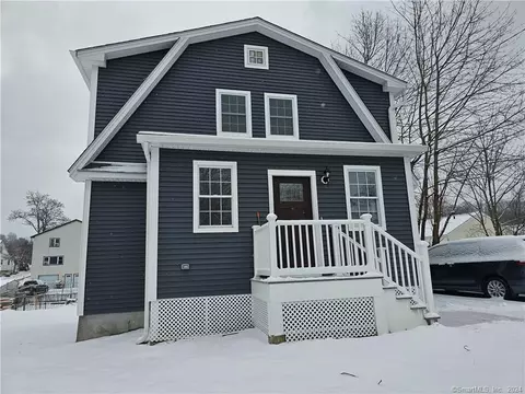 8 Concord St, Danbury, CT 06810
