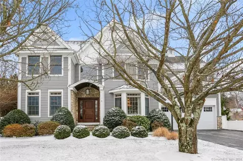 8 Dexter Rd, Westport, CT 06880