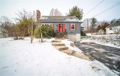 11 Oak Rd, Cromwell, CT 06416