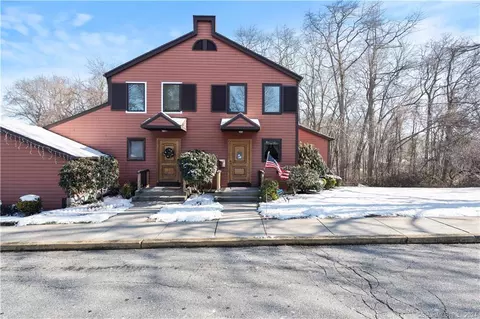 72 Courtland Dr #72, Groton, CT 06340