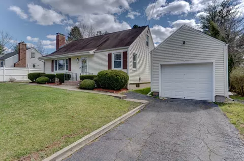 241 Sand Hill Rd, Middletown, CT 06457