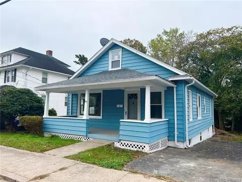67 Beckwith St, New London, CT 06320