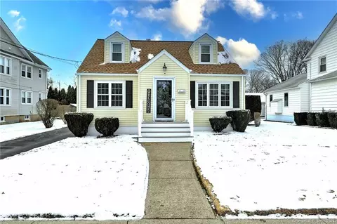 285 Johnson Ave, Stratford, CT 06614