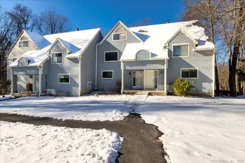 48 Wood Duck Ln #48, Tariffville, CT 06081