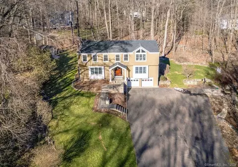 26 Freshwater Ln, Wilton, CT 06897