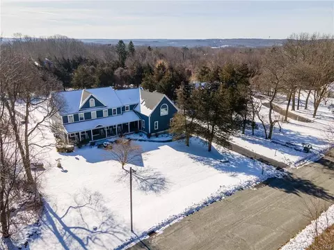 2 Deepwood Dr, Norwich, CT 06360