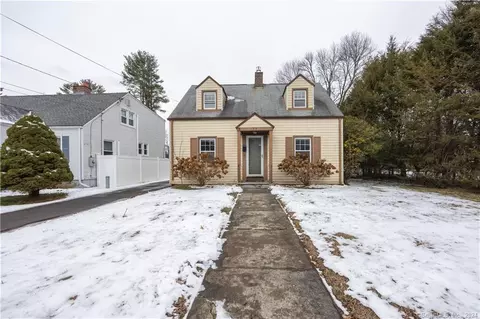 75 Colonial St, West Hartford, CT 06110