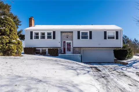 255 Highmeadow Ln, Middletown, CT 06457