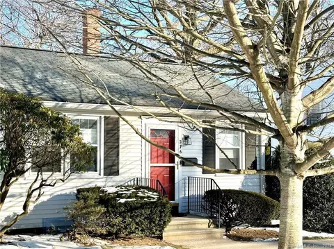 276 Sylvan Knoll Rd, Stamford, CT 06902