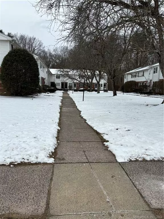 14 Dr F, Enfield, CT 06082 4 Photos Movoto