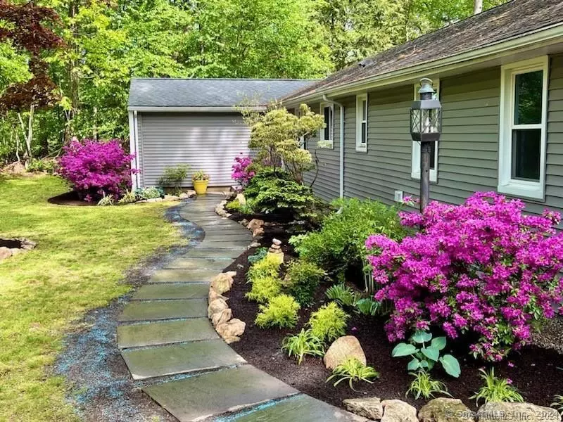 83 Bayne St, Norwalk, CT 06851 34 Photos Movoto