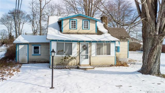 15 Griswold Rd, East Lyme, CT 06357